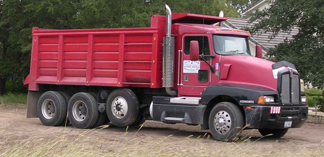 Triaxle_dump_truck_2005-10-06.km